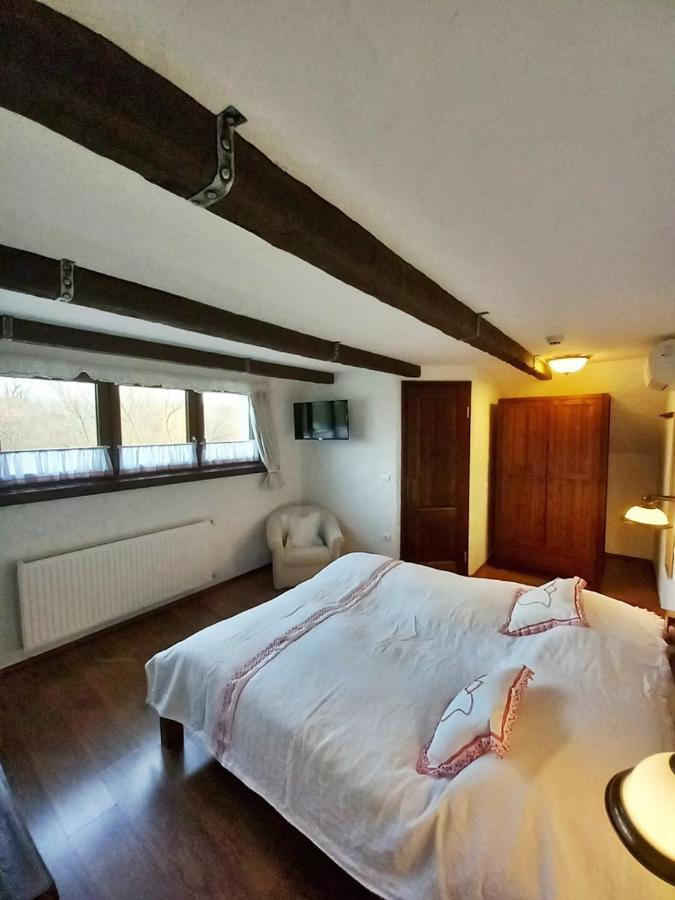 Bed and Breakfast Sári Csárda Panzió Dunakiliti Esterno foto