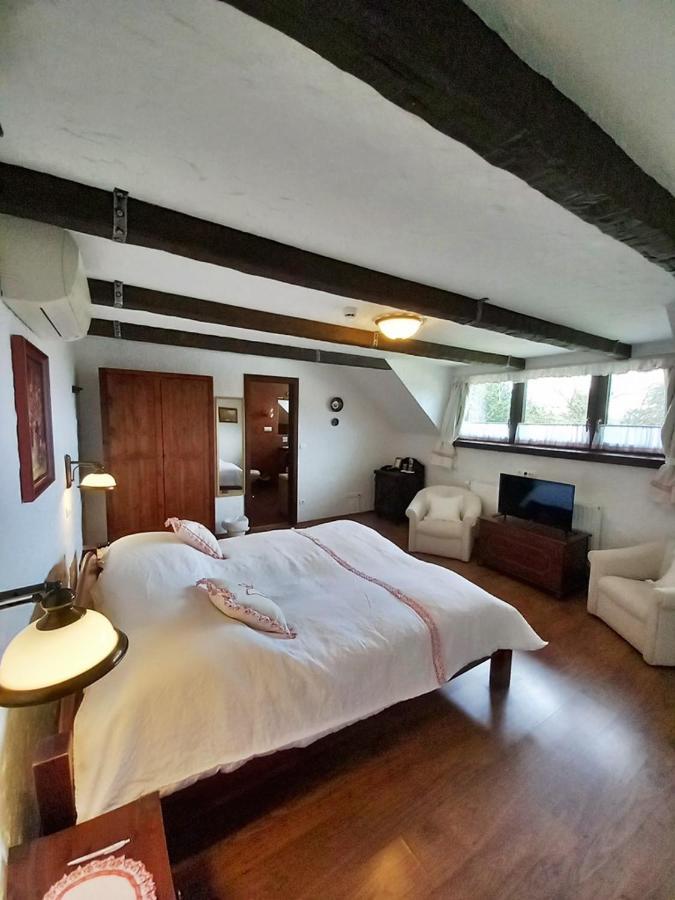 Bed and Breakfast Sári Csárda Panzió Dunakiliti Esterno foto