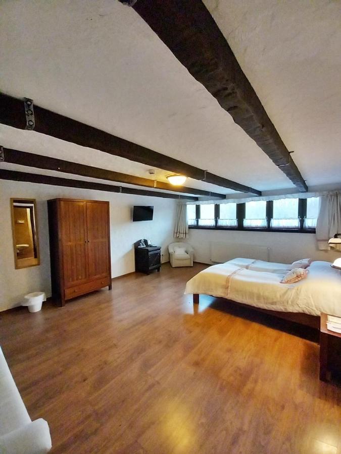 Bed and Breakfast Sári Csárda Panzió Dunakiliti Esterno foto