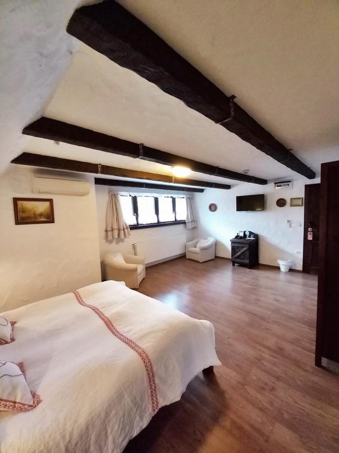 Bed and Breakfast Sári Csárda Panzió Dunakiliti Esterno foto