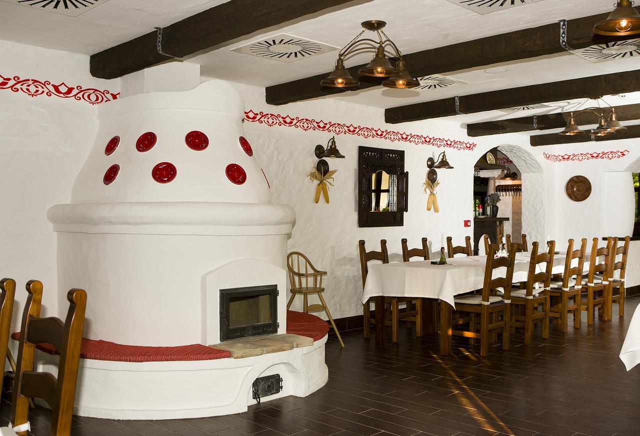 Bed and Breakfast Sári Csárda Panzió Dunakiliti Esterno foto